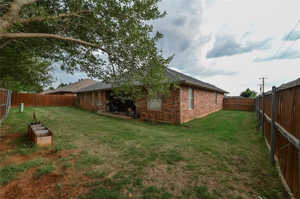 Photo 29 — 12127 SW 4th Street, Yukon, OK 73099