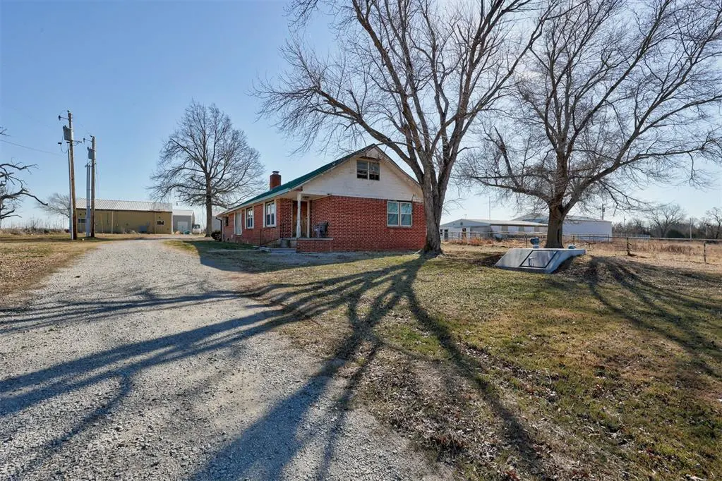 Front exterior — 18501 Coker Road, Shawnee, OK 74801