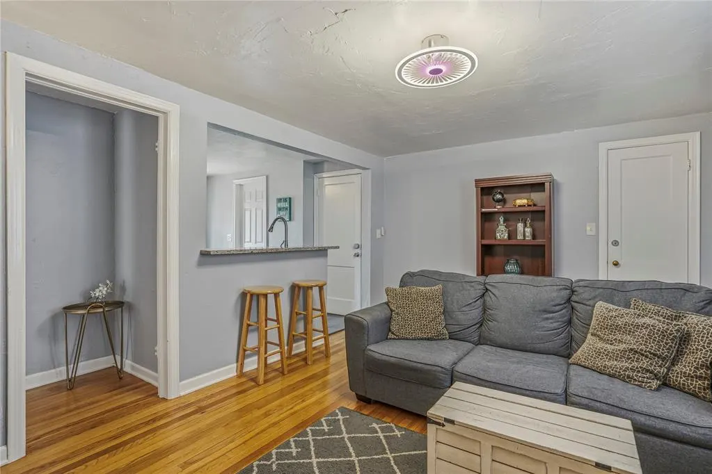 Photo 5 — 808 NW 45th Street, Oklahoma City, OK 73118