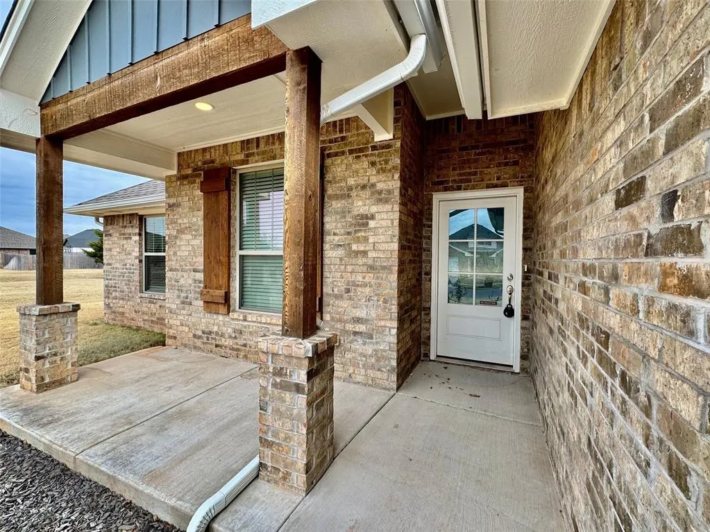 Photo 2 — 4104 Palmetto Trail, Oklahoma City, OK 73179
