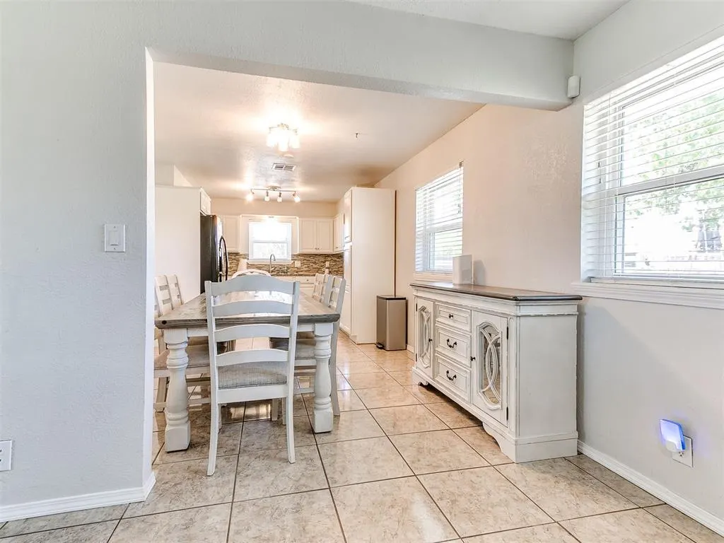 Photo 13 — 5209 W Tecumseh Road, Norman, OK 73072