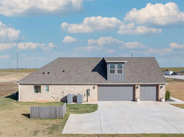 Photo 4 — 4169 Red Cedar NW Avenue, Piedmont, OK 73078