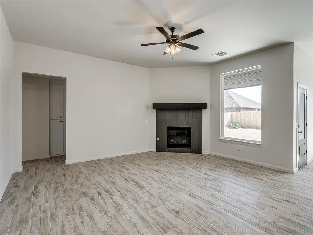 Photo 3 — 2004 W Flintlock Way, Mustang, OK 73064