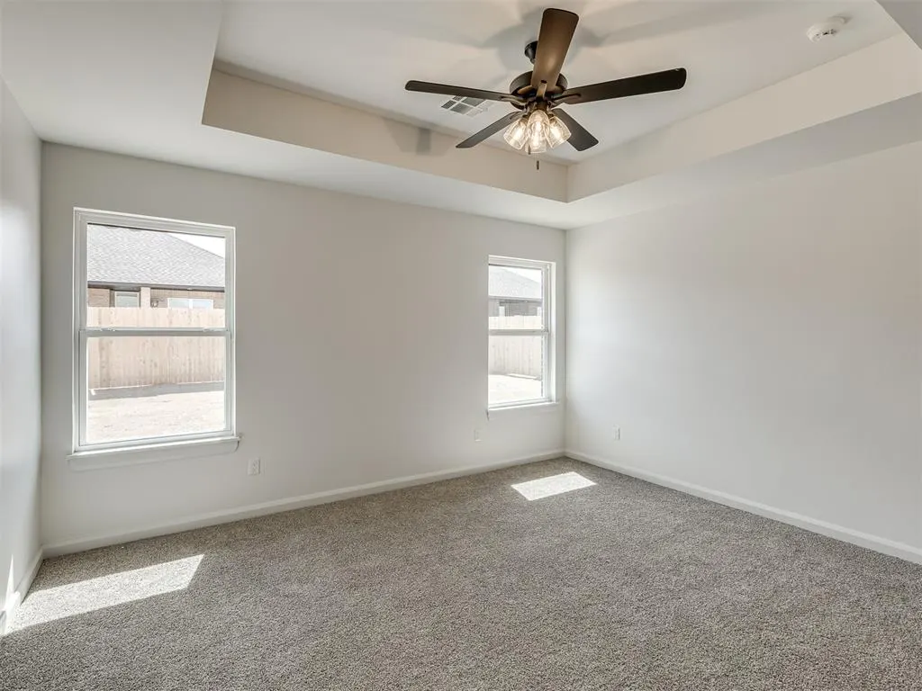 Photo 18 — 2004 W Flintlock Way, Mustang, OK 73064