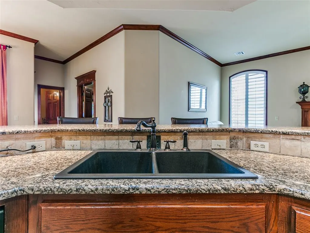 Photo 13 — 9704 SW 34th Street, Oklahoma City, OK 73179
