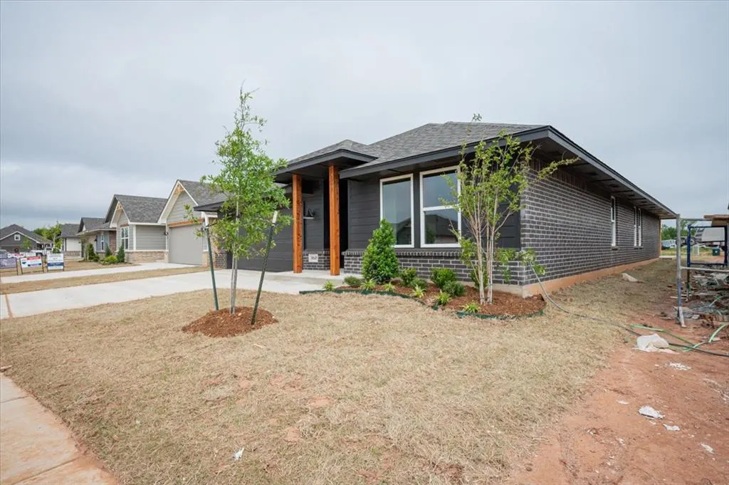 Photo 3 — 10645 SW 18th Street, Yukon, OK 73099