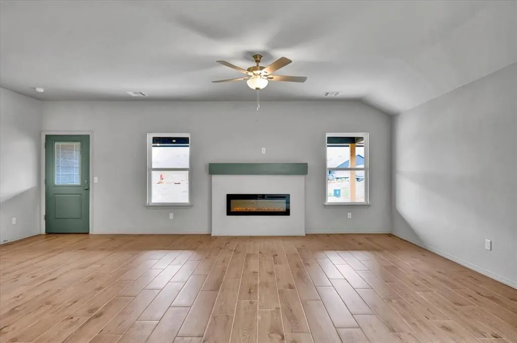 Photo 9 — 10645 SW 18th Street, Yukon, OK 73099
