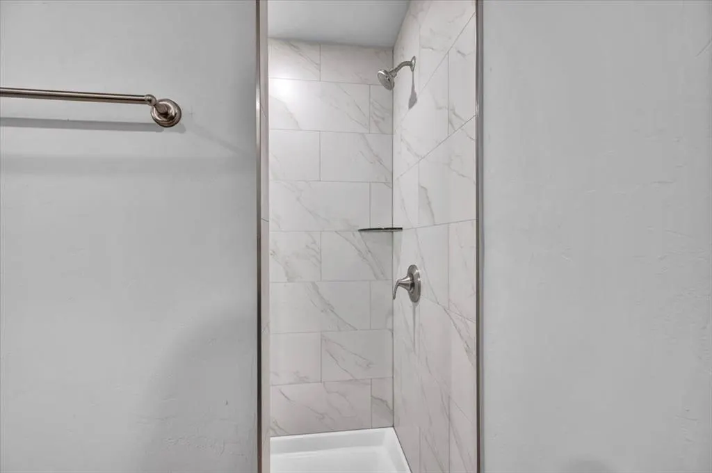 Photo 23 — 10645 SW 18th Street, Yukon, OK 73099