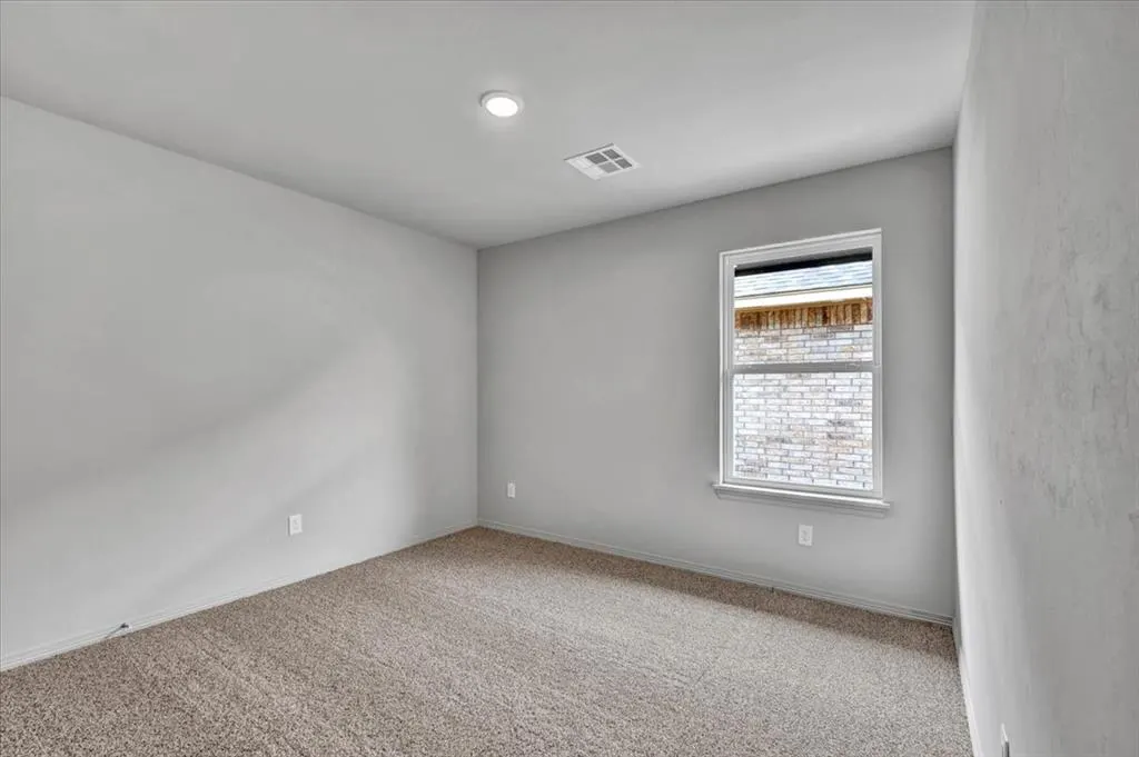 Photo 32 — 10645 SW 18th Street, Yukon, OK 73099
