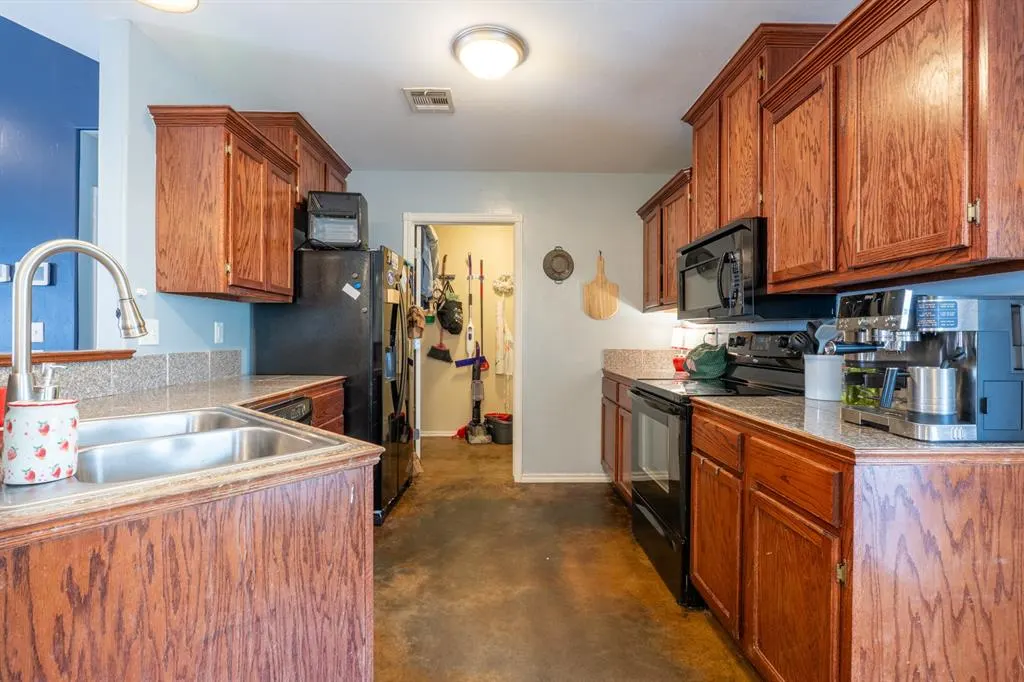 Photo 10 — 41200 Cottage Drive, Shawnee, OK 74804