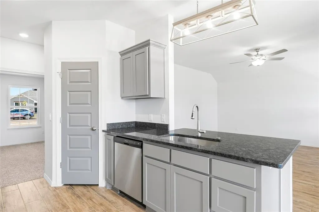 Photo 12 — 10648 SW 18th Street, Yukon, OK 73099
