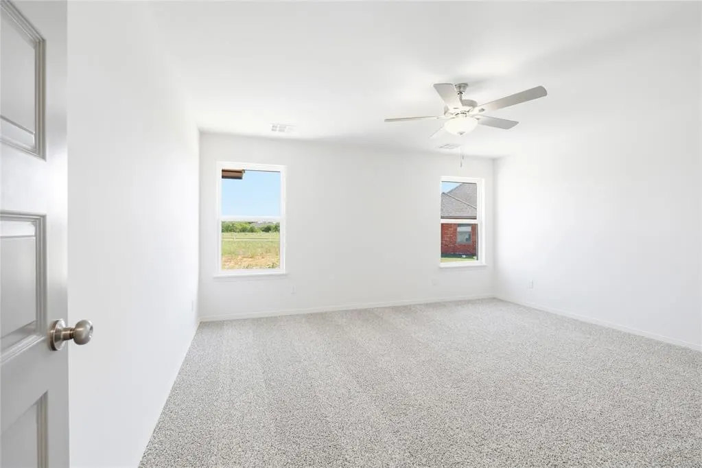 Photo 16 — 10648 SW 18th Street, Yukon, OK 73099