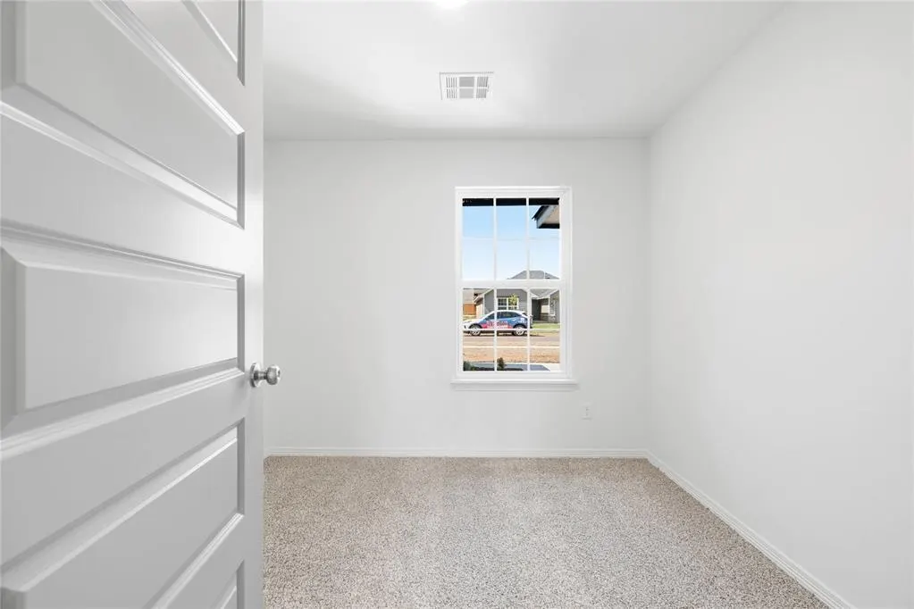 Photo 24 — 10648 SW 18th Street, Yukon, OK 73099