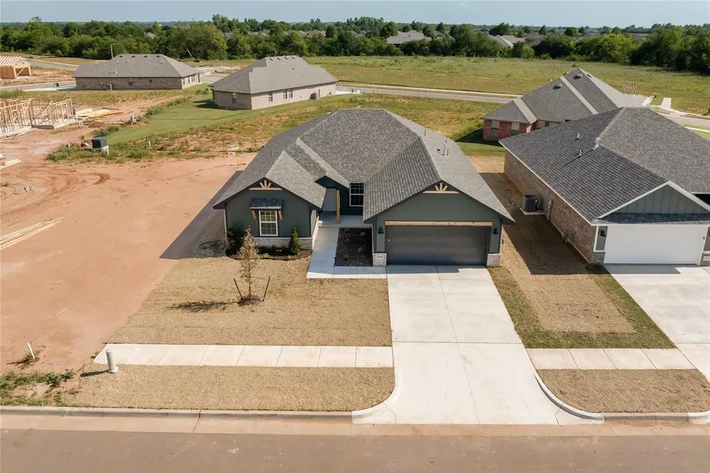 Photo 35 — 10648 SW 18th Street, Yukon, OK 73099