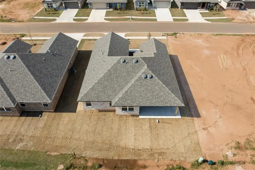 Photo 39 — 10648 SW 18th Street, Yukon, OK 73099
