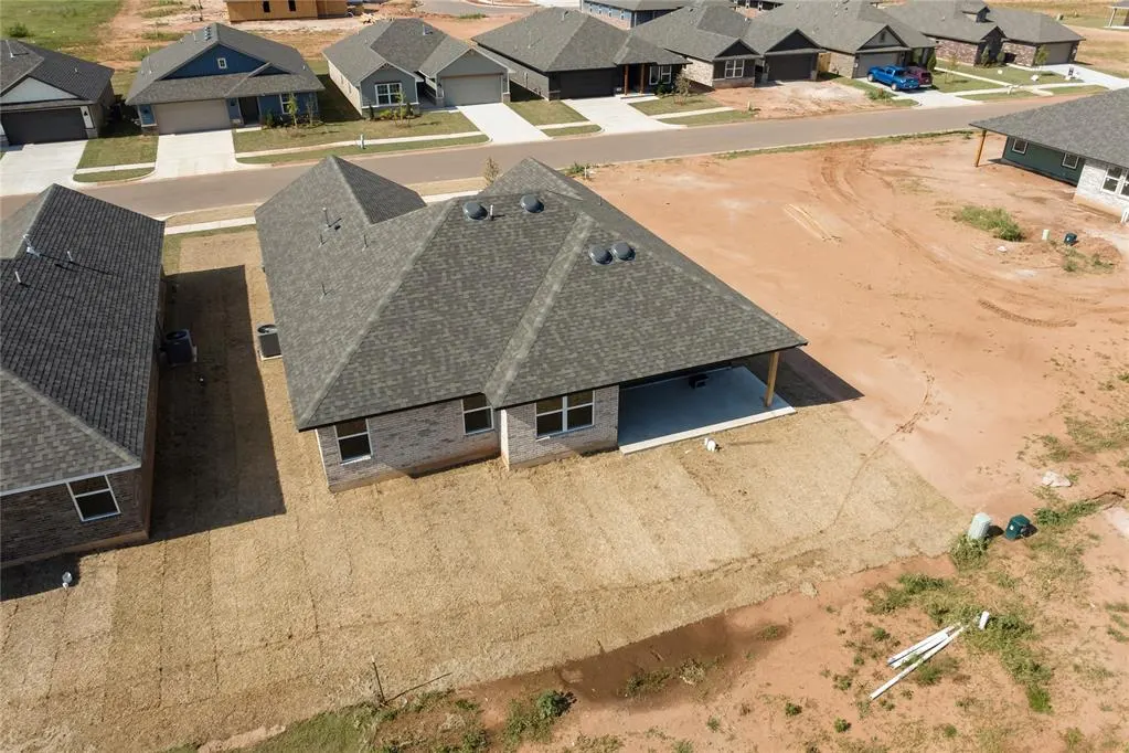 Photo 41 — 10648 SW 18th Street, Yukon, OK 73099