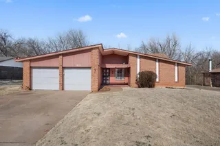 Sold home at 5013 NE 38th Street