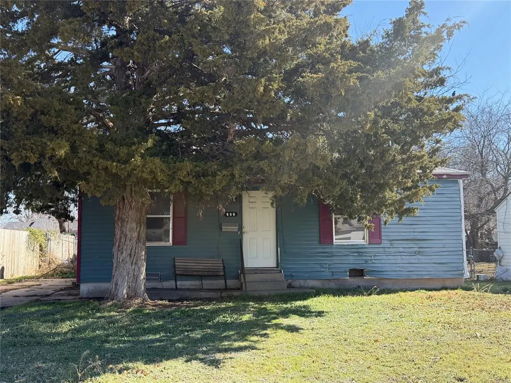 Front exterior — 806 Stansell Drive, Midwest City, OK 73110
