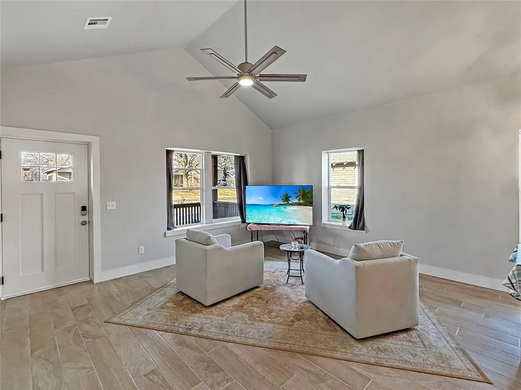 Photo 6 — 1620 NE 12th Street, Oklahoma City, OK 73117