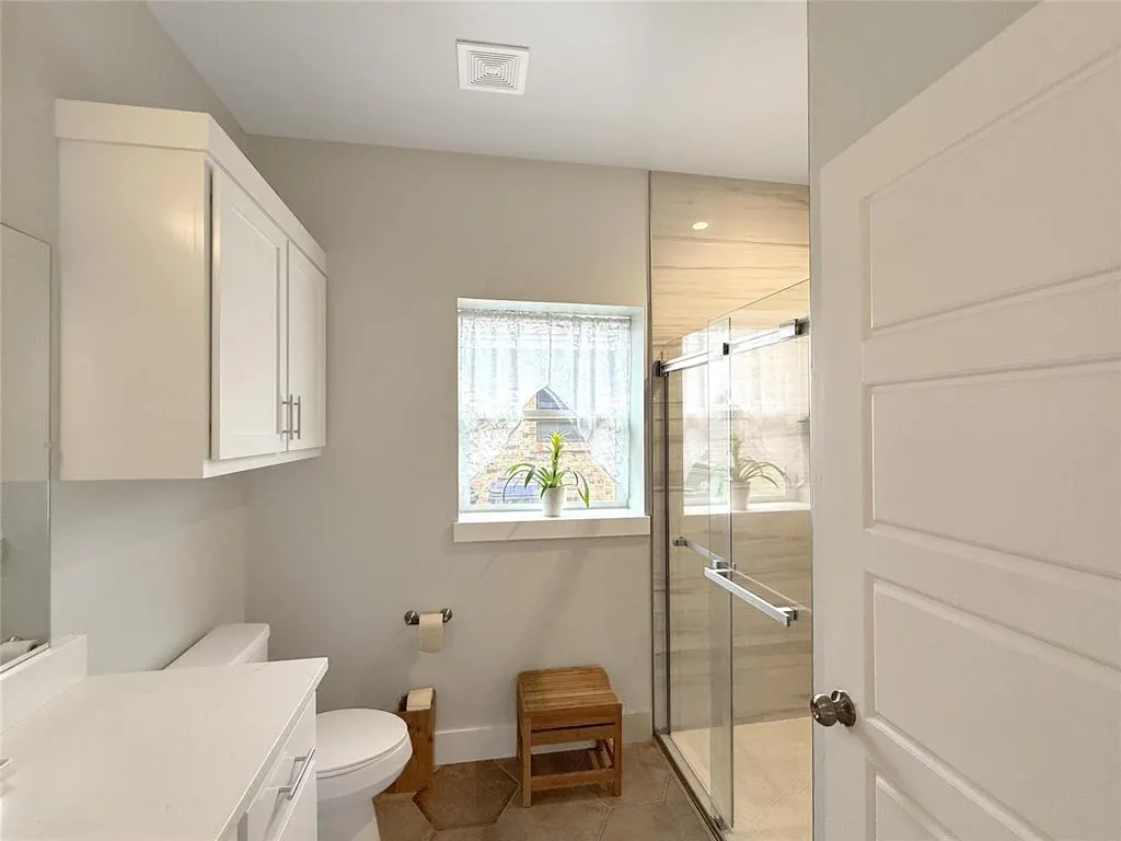 Photo 18 — 1620 NE 12th Street, Oklahoma City, OK 73117