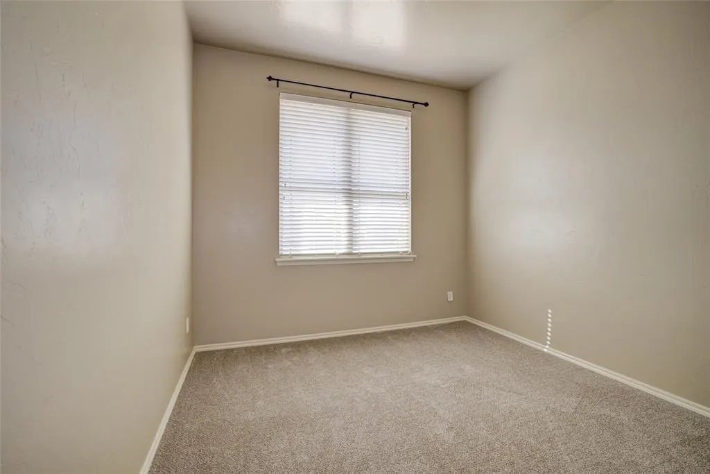 Photo 17 — 909 E Carolyn Ridge Road, Norman, OK 73071