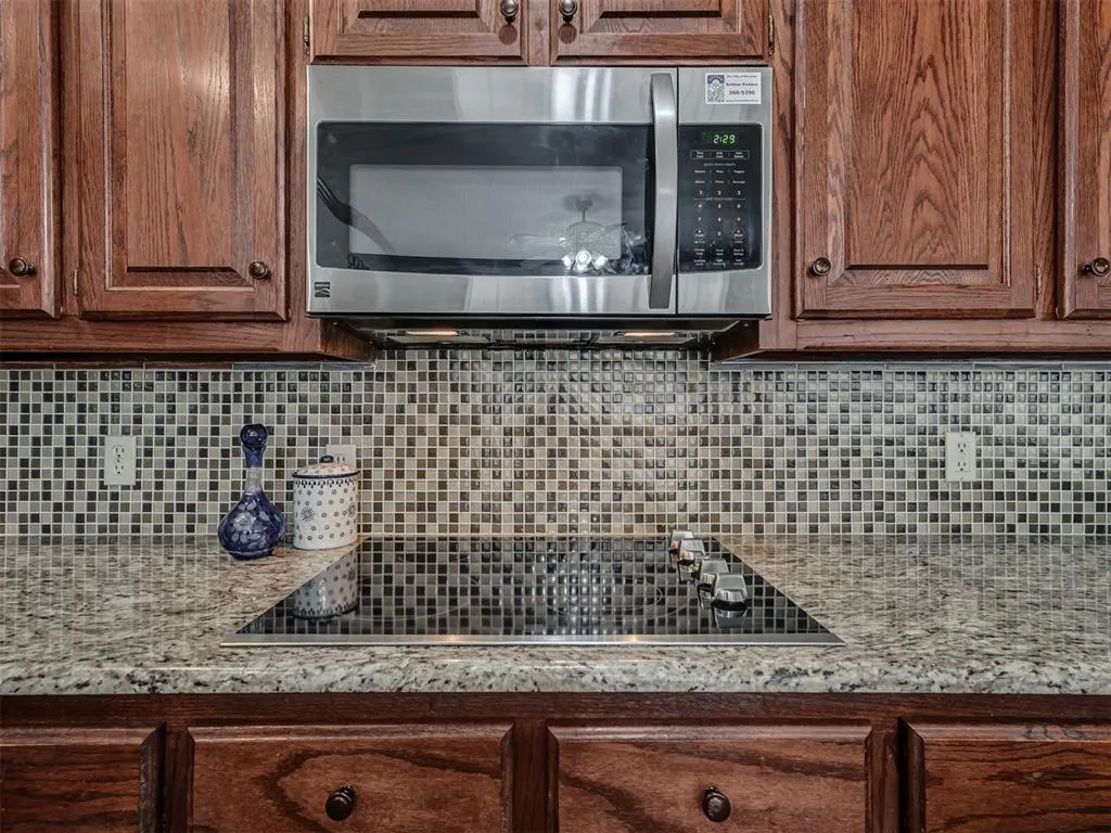 Photo 13 — 2504 Harrington Court, Norman, OK 73069