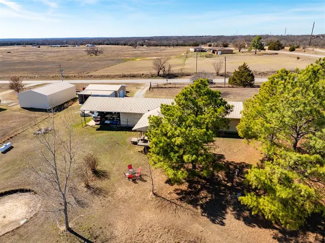 Photo 7 — 30057 Johnson Road, Maud, OK 74854