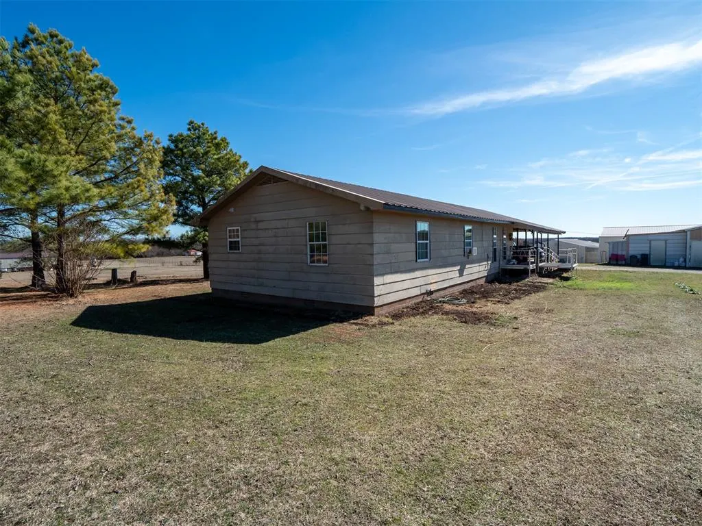 Photo 9 — 30057 Johnson Road, Maud, OK 74854