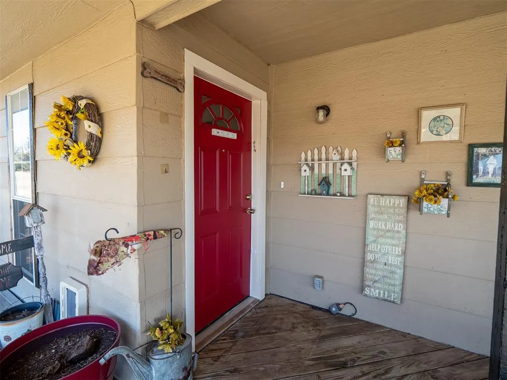 Photo 12 — 30057 Johnson Road, Maud, OK 74854
