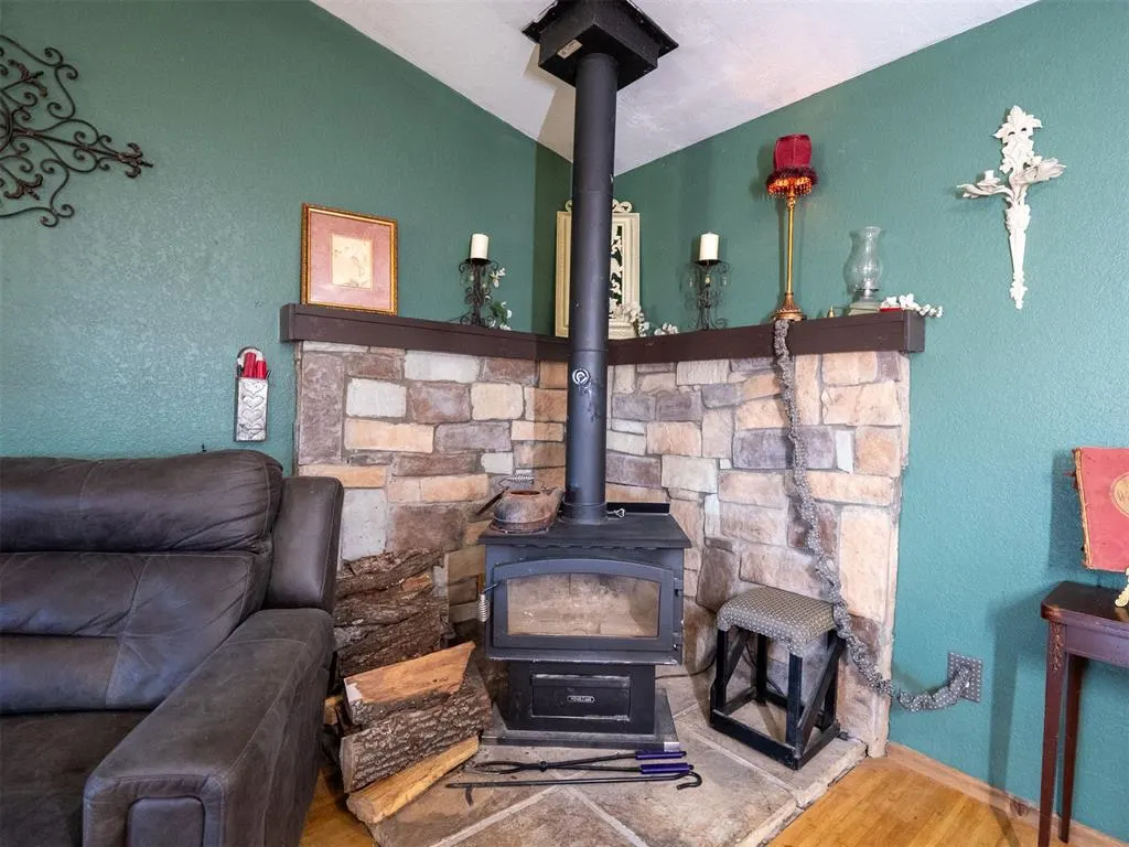 Photo 15 — 30057 Johnson Road, Maud, OK 74854