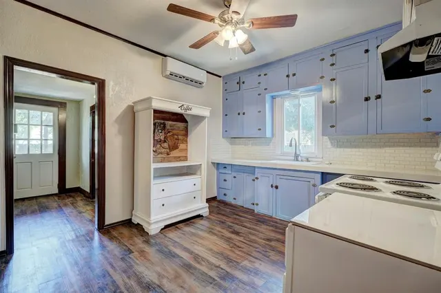 Photo 7 — 1529 NW 1st Street, Oklahoma City, OK 73106
