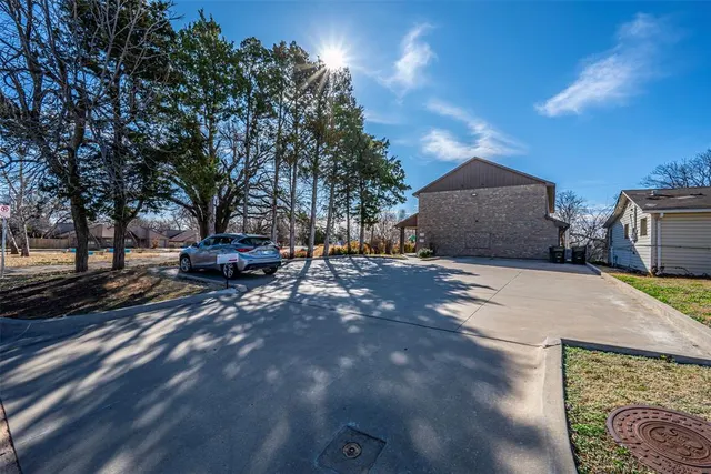 Photo 2 — 1120 E Campbell St Street 1120 & 1124, Edmond, OK 73034