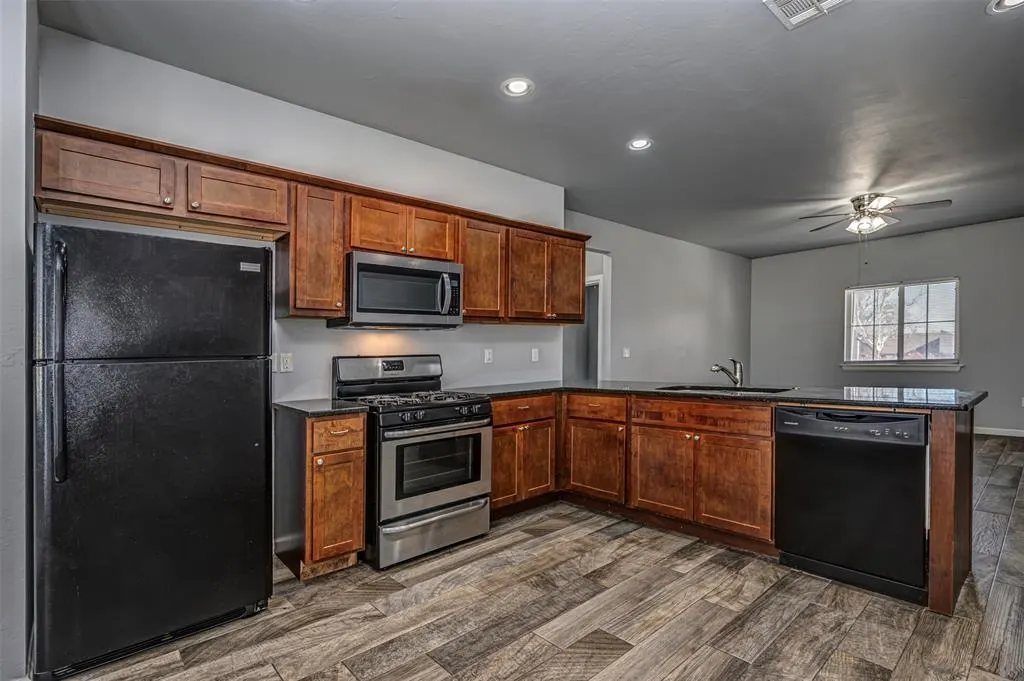 Photo 9 — 1120 E Campbell St Street 1120 & 1124, Edmond, OK 73034
