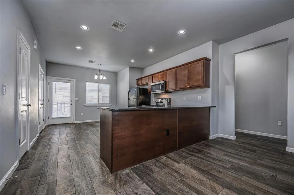 Photo 10 — 1120 E Campbell St Street 1120 & 1124, Edmond, OK 73034