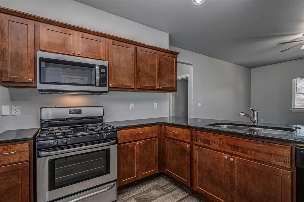 Photo 11 — 1120 E Campbell St Street 1120 & 1124, Edmond, OK 73034