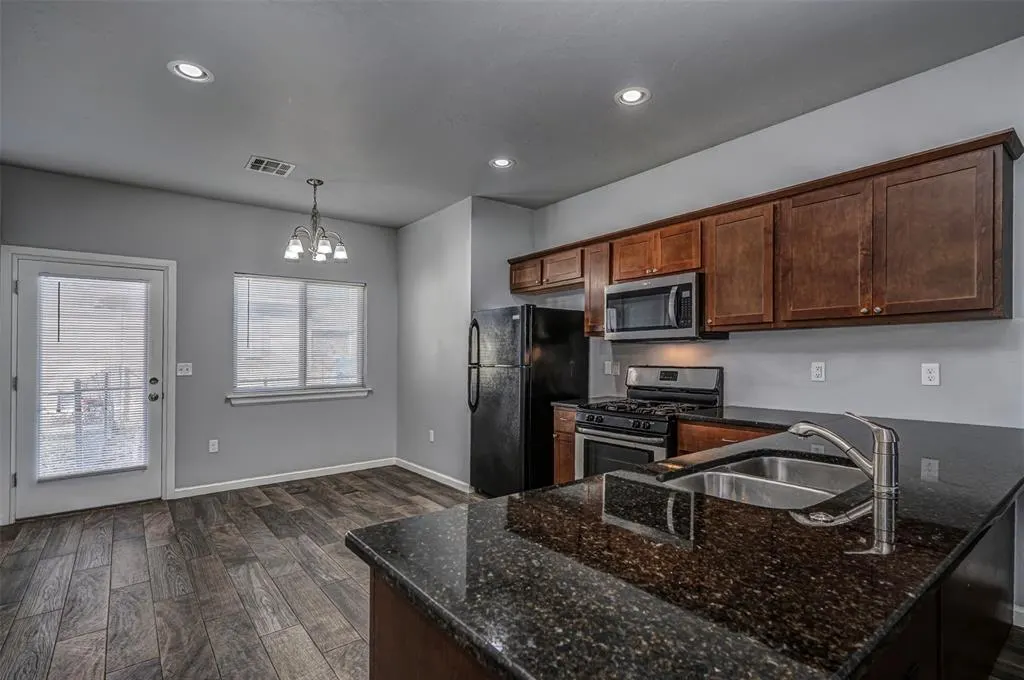 Photo 12 — 1120 E Campbell St Street 1120 & 1124, Edmond, OK 73034
