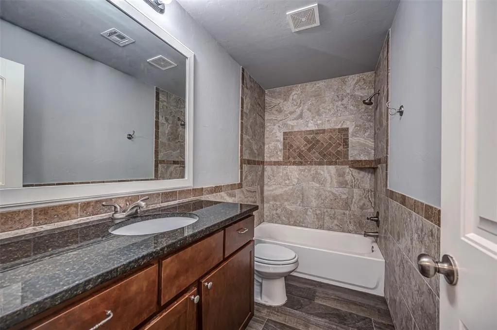 Photo 22 — 1120 E Campbell St Street 1120 & 1124, Edmond, OK 73034