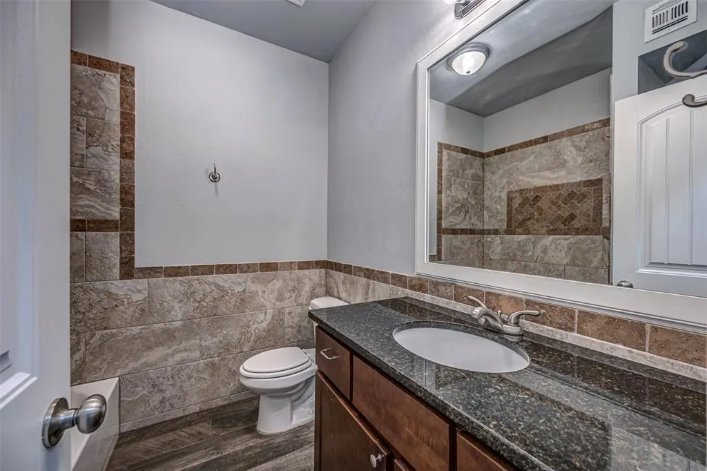 Photo 23 — 1120 E Campbell St Street 1120 & 1124, Edmond, OK 73034