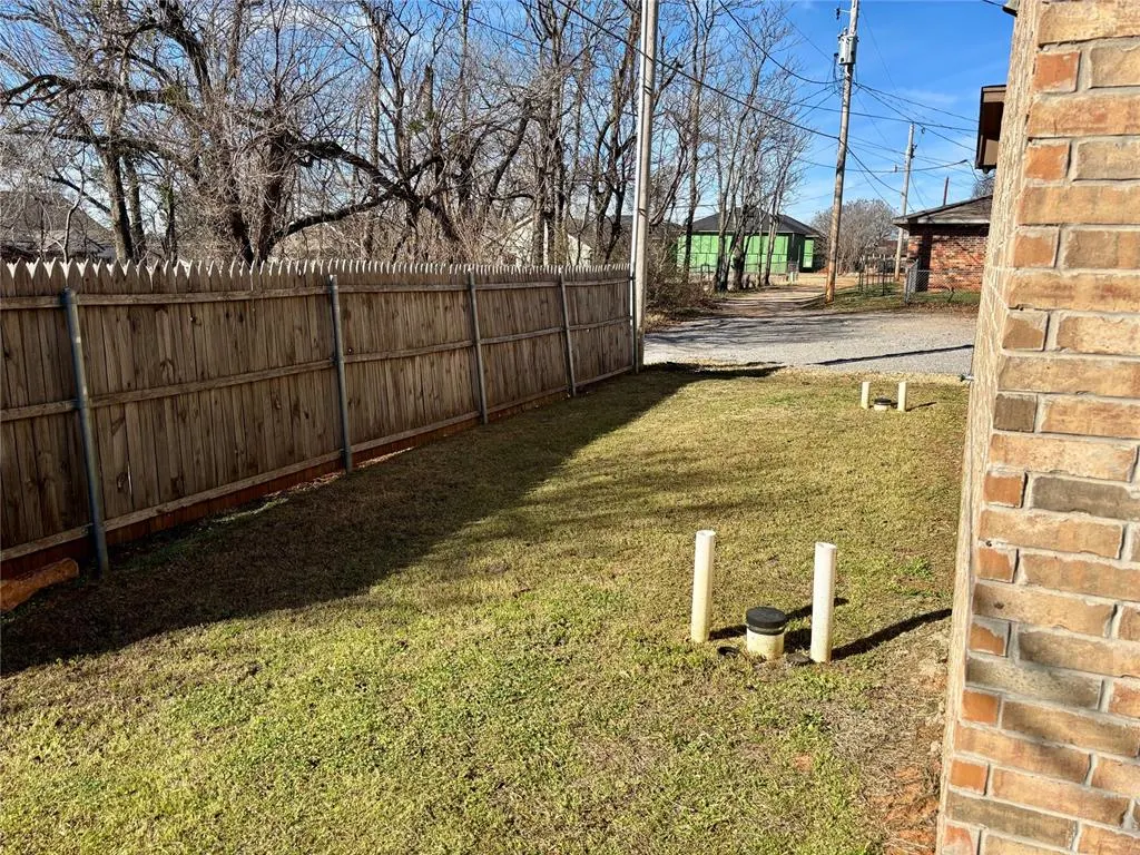 Photo 29 — 1120 E Campbell St Street 1120 & 1124, Edmond, OK 73034