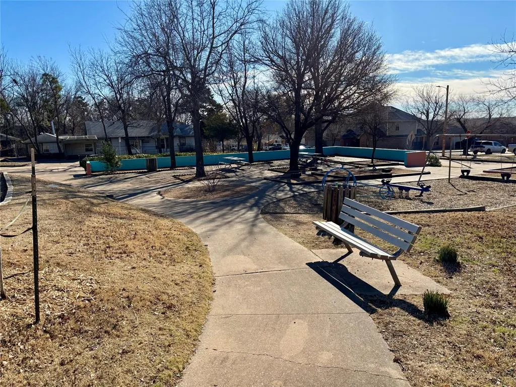 Photo 30 — 1120 E Campbell St Street 1120 & 1124, Edmond, OK 73034