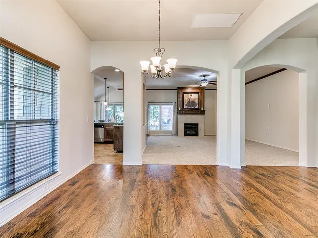 Photo 3 — 200 Nature Lane, Edmond, OK 73034