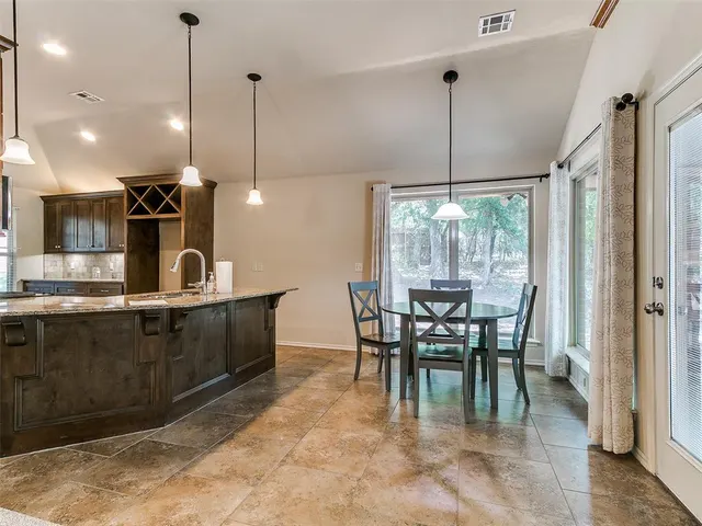 Photo 6 — 200 Nature Lane, Edmond, OK 73034