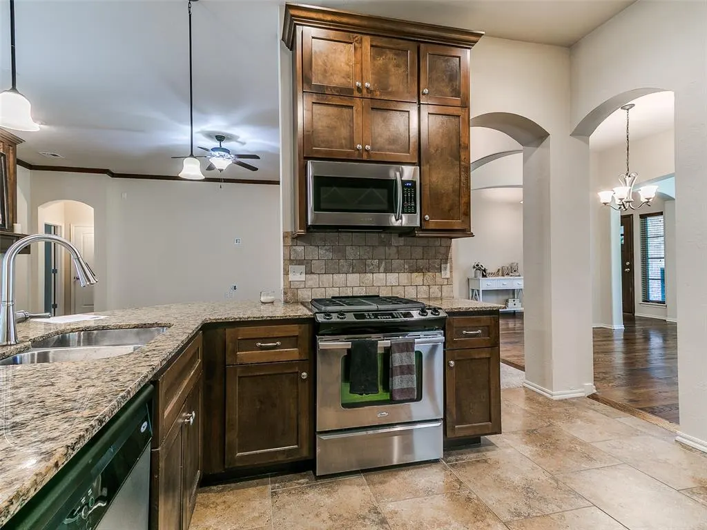 Photo 7 — 200 Nature Lane, Edmond, OK 73034