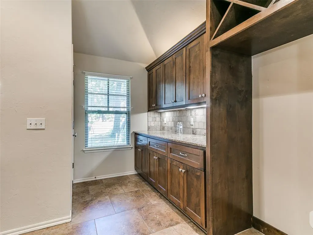 Photo 8 — 200 Nature Lane, Edmond, OK 73034