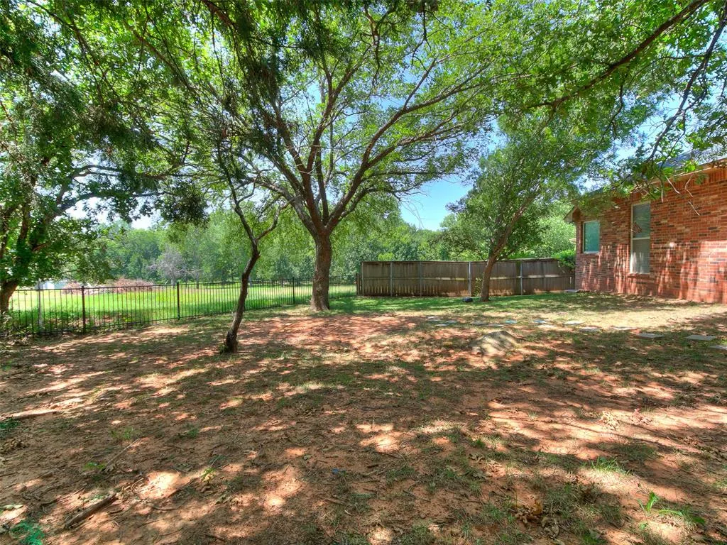 Photo 17 — 200 Nature Lane, Edmond, OK 73034