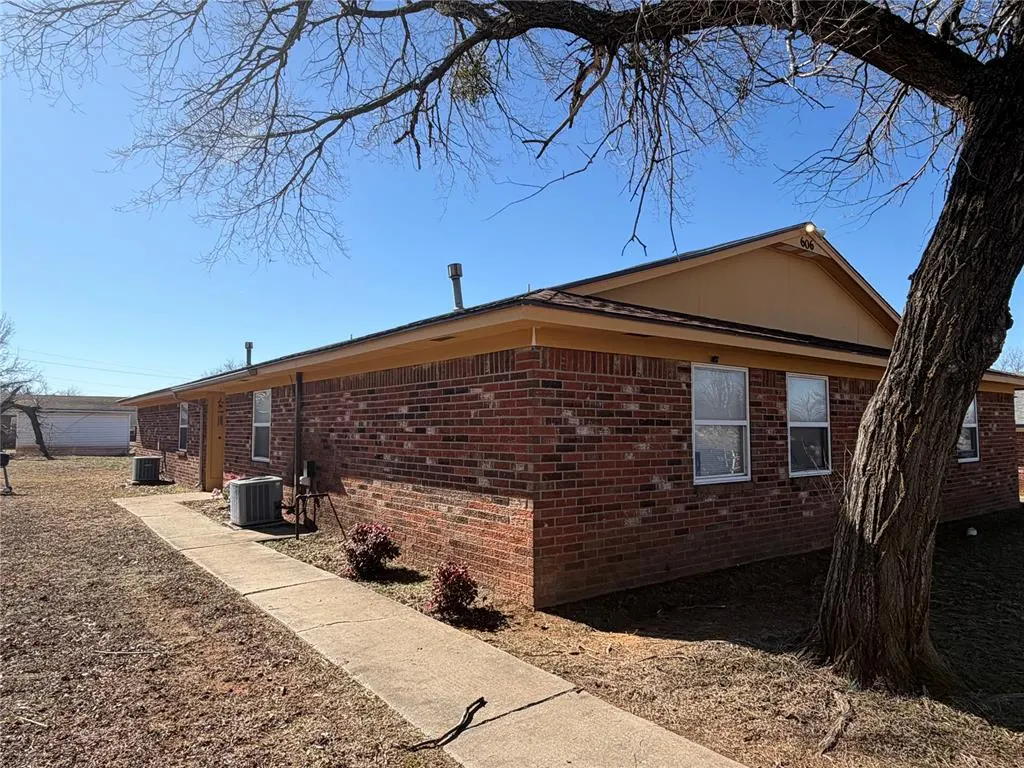 Front exterior — 606 E Elizabeth Street, Tecumseh, OK 74873