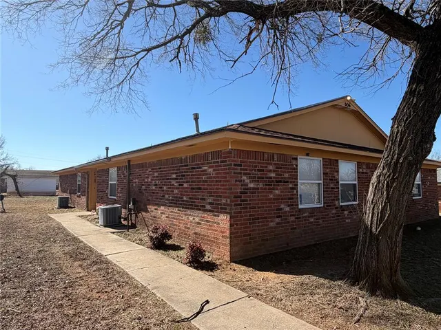 Front exterior — 606 E Elizabeth Street, Tecumseh, OK 74873