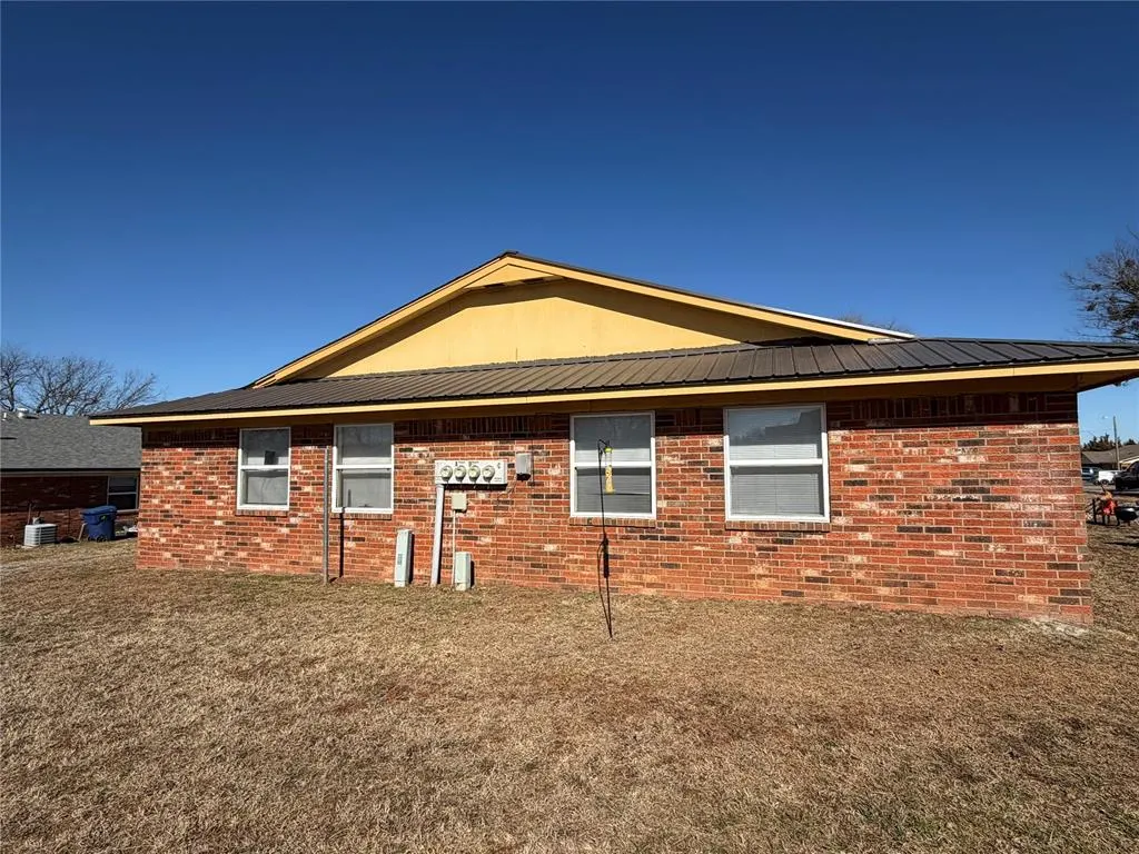 Photo 10 — 606 E Elizabeth Street, Tecumseh, OK 74873