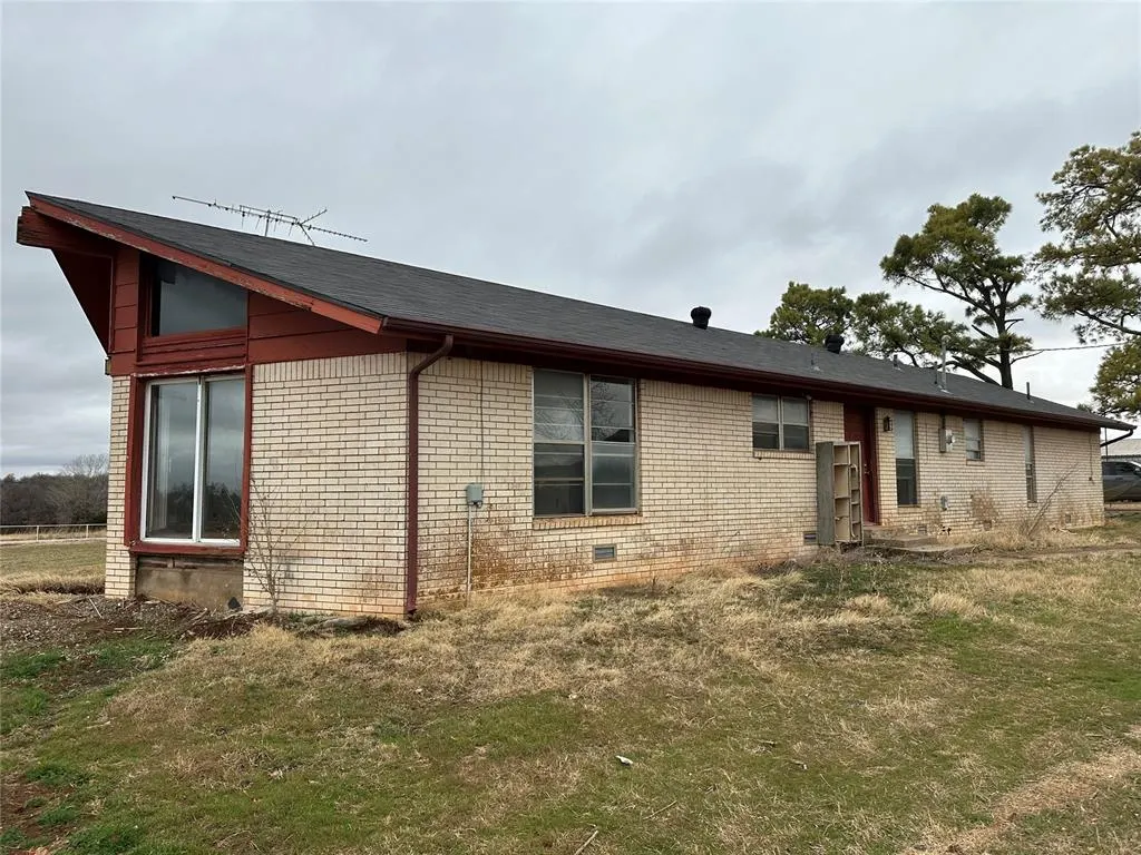 Photo 2 — 2167 County Street 2988, Blanchard, OK 73010