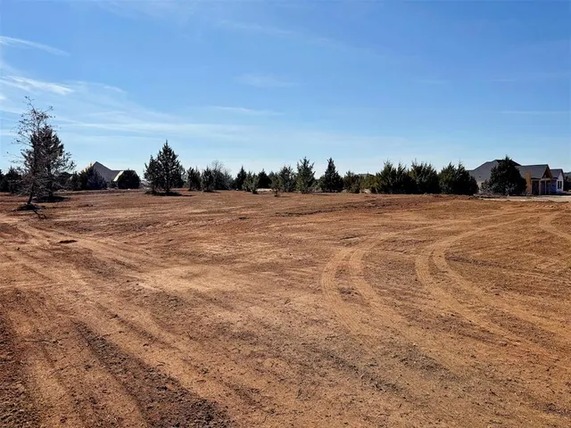Photo 3 — 1901 W Forrest Hills Road, Guthrie, OK 73044